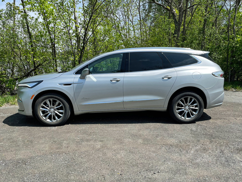 2022-Buick-Enclave-Avenir-4