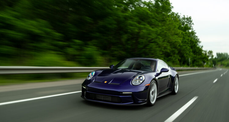 2022-Porsche-911-GT3-Touring-1