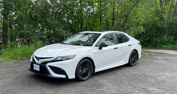 2022-Toyota-Camry-Hybrid-1