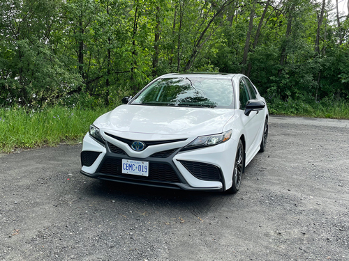 2022-Toyota-Camry-Hybrid-3