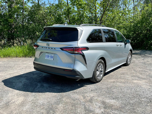 2022-Toyota-Sienna-5