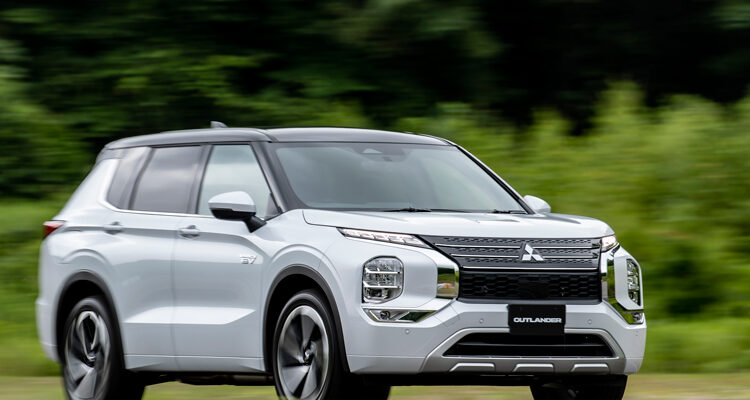 2023-Mitsubishi-Outlander-PHEV-1