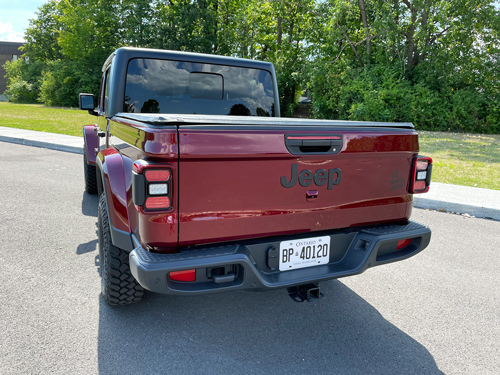 2022-Jeep-Gladiator-Willys-Exterior-2