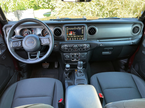 2022-Jeep-Gladiator-Willys-interior-8