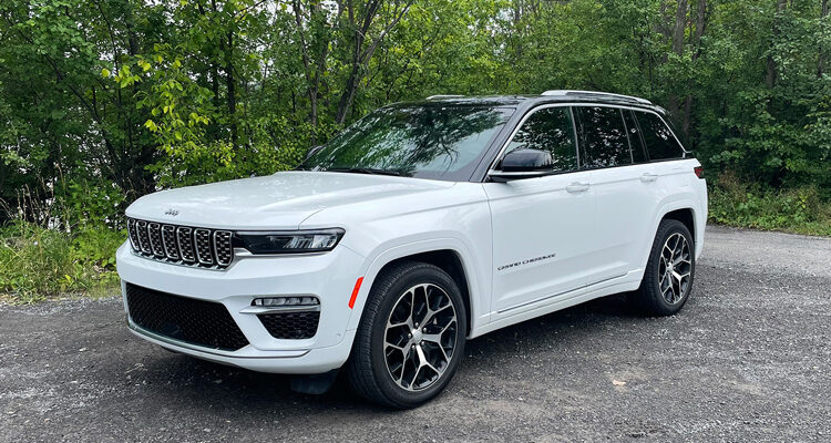 2022-Jeep-Grand-Cherokee-Summit