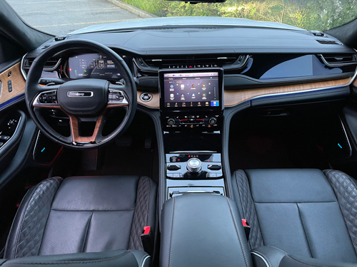 2022-Jeep-Grand-Cherokee-interior-12