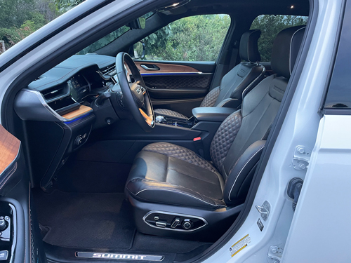 2022-Jeep-Grand-Cherokee-interior-20