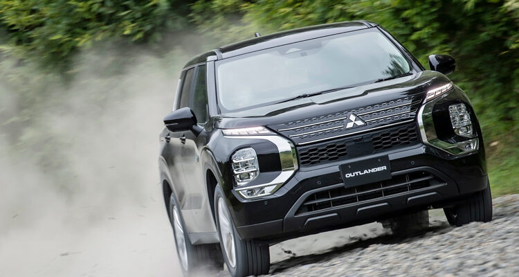 2023-Mitsubishi-Outlander-PHEV-1