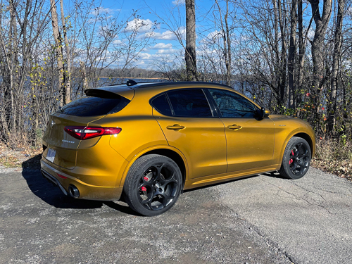 2022-Alfa-Romeo-Stelvio-Exterior-5