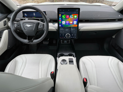 2022-Ford-Mach-E-Interior-13