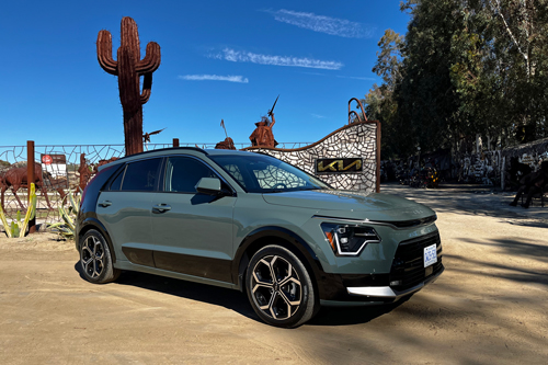 2023-Kia-Niro-HEV-