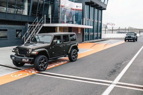 Sam’s-Garage-Jeep-Wrangler-2