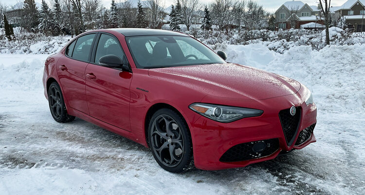 2023-Alfa-Romeo-Giulia-Estrema-exterior-1