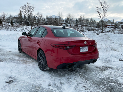 2023-Alfa-Romeo-Giulia-Estrema-exterior-2