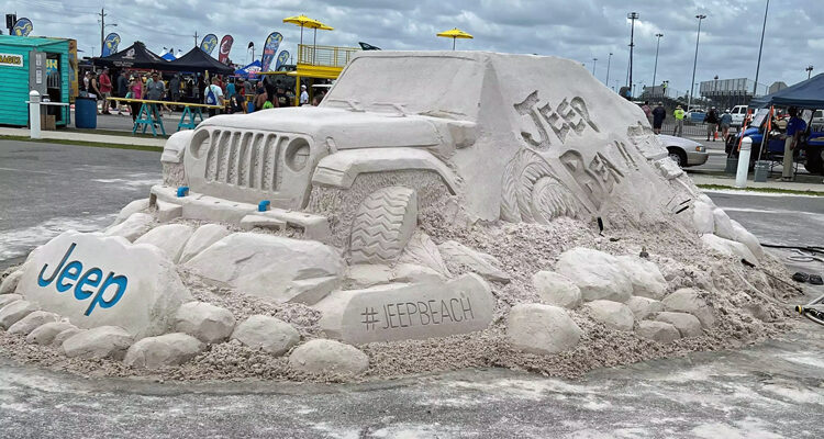 jeep-wrangler-sand-sculpture-jeep-beach-daytona-2022-scaled
