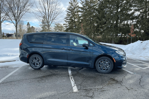 2023-Chrysler-Pacifica-Exterior-2