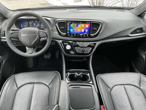 2023-Chrysler-Pacifica-Interior-15