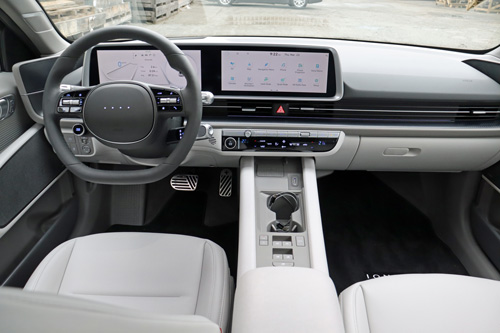 2023-Hyundai-Ioniq-6-interior