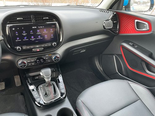 2023-Kia-Soul-Interior-infotainment