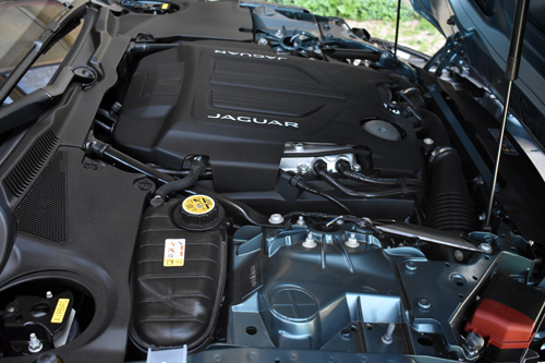 2024-Jaguar-F-Type-convertible-engine