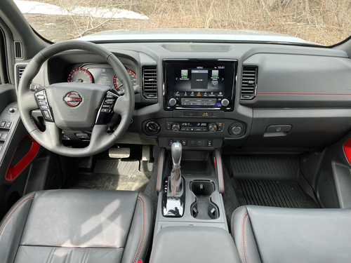 2023-Nissan-Frontier-interior-12