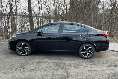 2023-Nissan-Versa-SR-Exterior-4