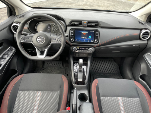 2023-Nissan-Versa-SR-Interior-9