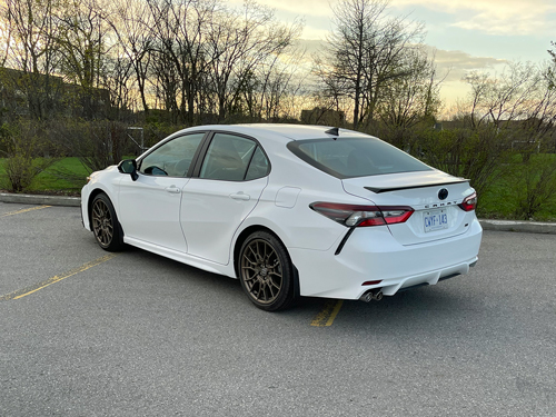 2023-Toyota-Camry-Hybrid-exterior-2