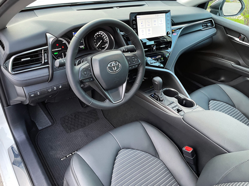 2023-Toyota-Camry-Hybrid-interior-4