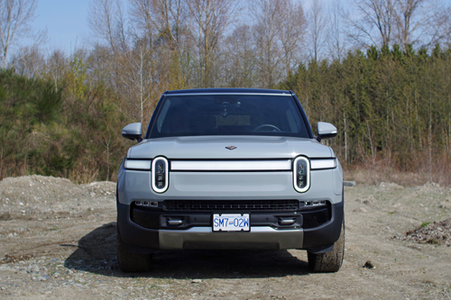 2023_rivian_r1s_front