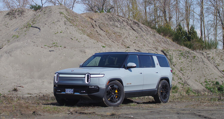 2023_rivian_r1s_front_quarter