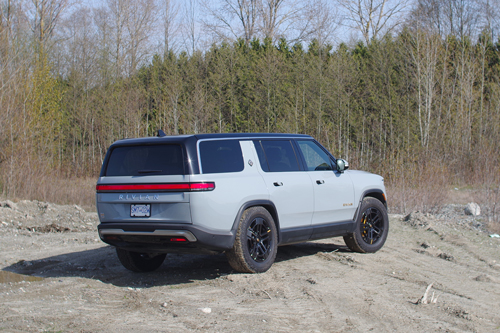 2023_rivian_r1s_rear_quarter