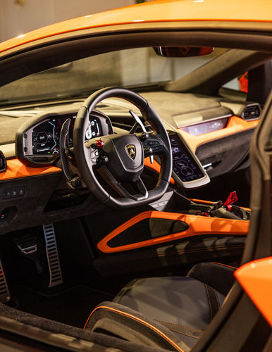 2024-Lamborghini-Revuelto-interior