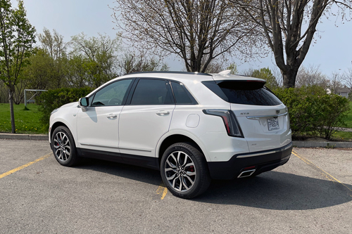 2023-Cadillac-XT5-rear