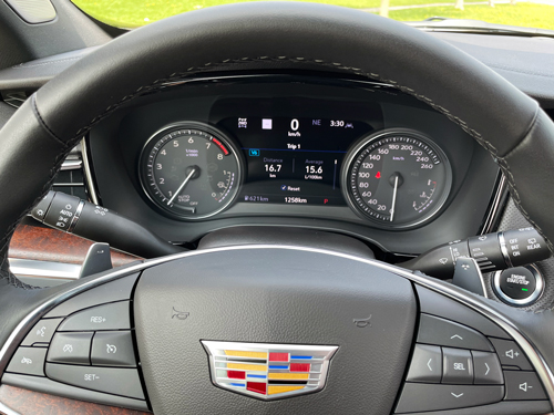 2023-Cadillac-XT5-steering-wheel