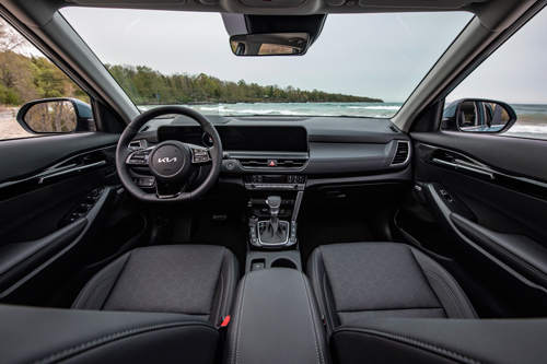 2024-Kia-Seltos-interior