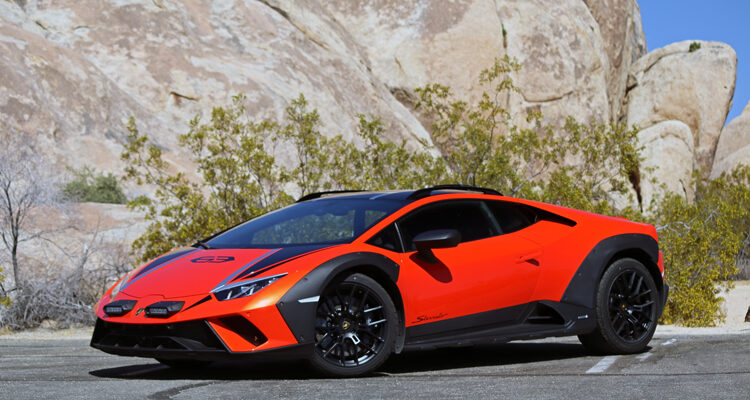 2024-Lamborghini-Huracan-Sterrato-side