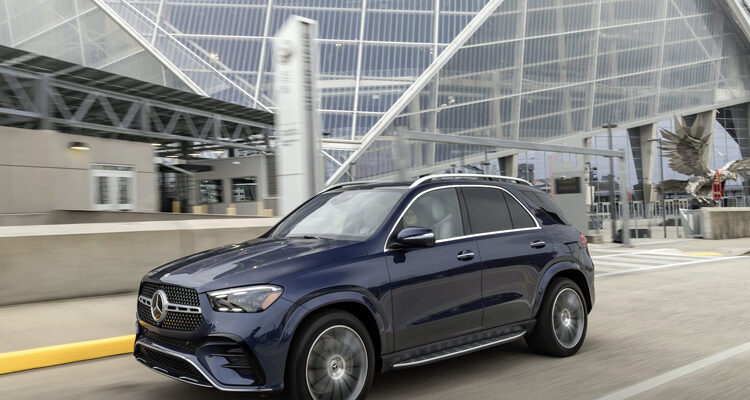 2024-Mercedes-Benz-GLE-450e-front