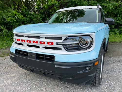 2023-Ford-Bronco-Sport-Heritage-front