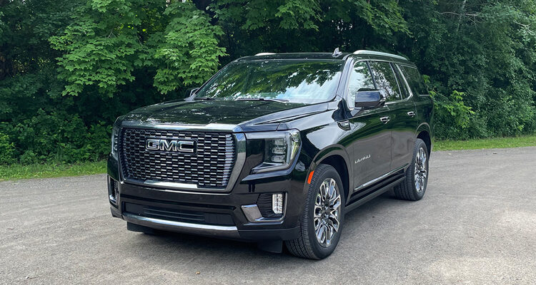 2023-GMC-Yukon-Denali-Exterior-1