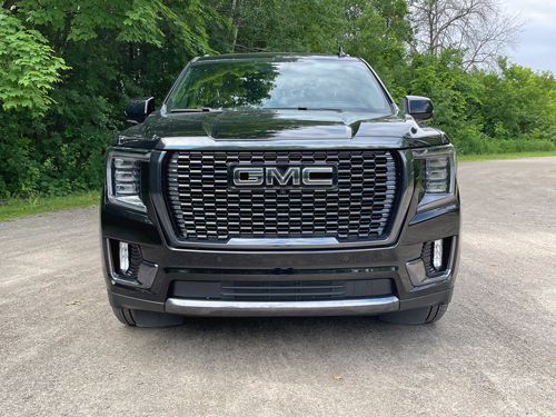 2023-GMC-Yukon-Denali-front