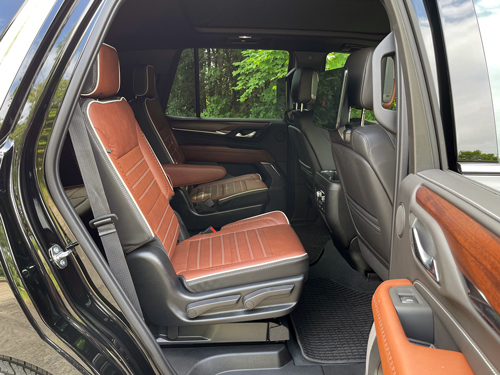 2023-GMC-Yukon-Denali-middle-seats