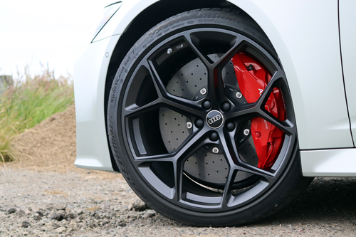 2024-Audi-RS6-Performance-calipers