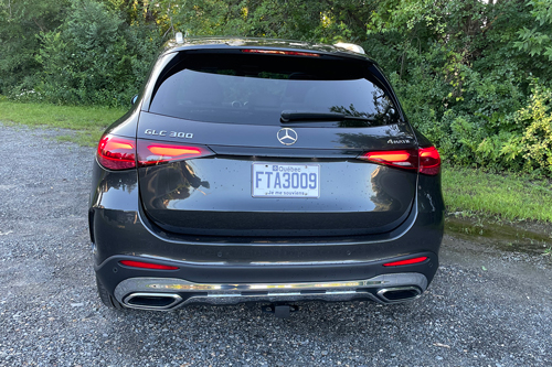 2023-Mercedes-Benz-GLC300-rear-2