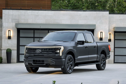 2024-Ford-F-150-Lighting-Platinum-Black-front-side