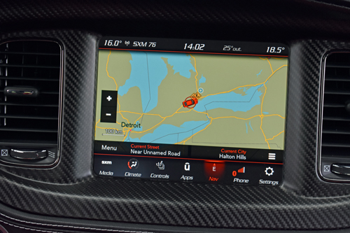 Dodge-Charger-SRT-NAV-screen