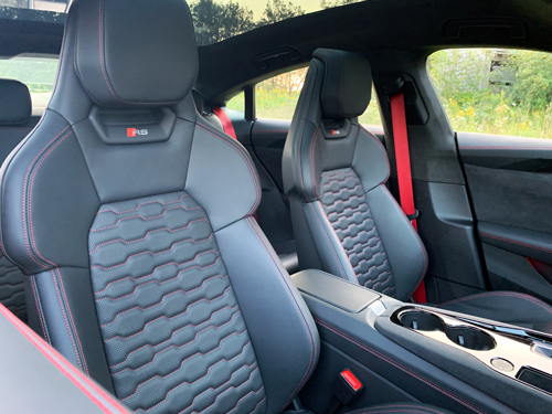 2023-Audi-RS-e-tron-GT-front-seats