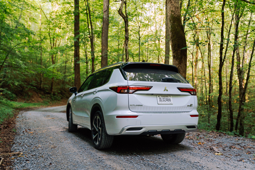 2023-Mitsubishi-Outlander-PHEV-rear