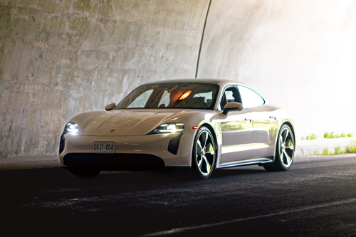 2023-Porsche-Taycan-GTS