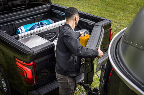 2024-Ford-F-150_Pro-Access-Tailgate_05